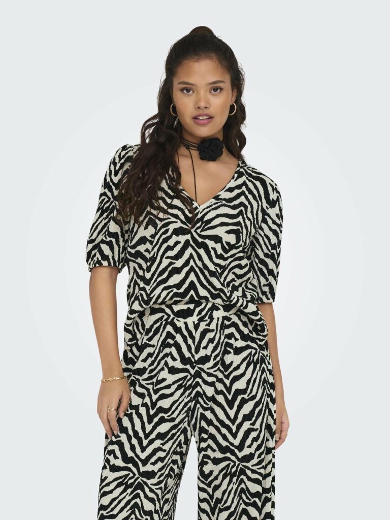 Only Plisséshirt ONLRAVENNA S/S PLISSE TOP NOOS JRS