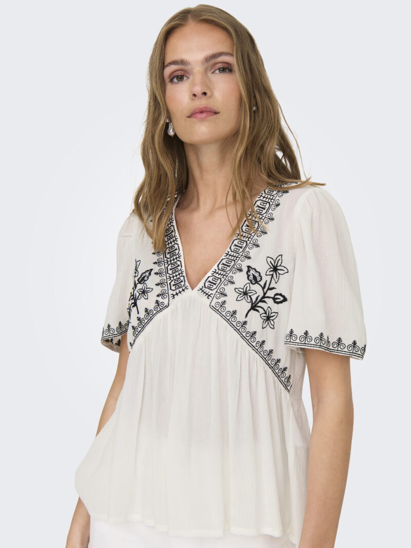 JDYHARPER S/S V-NECK EMBROIDERY TOP WVN - Image 3